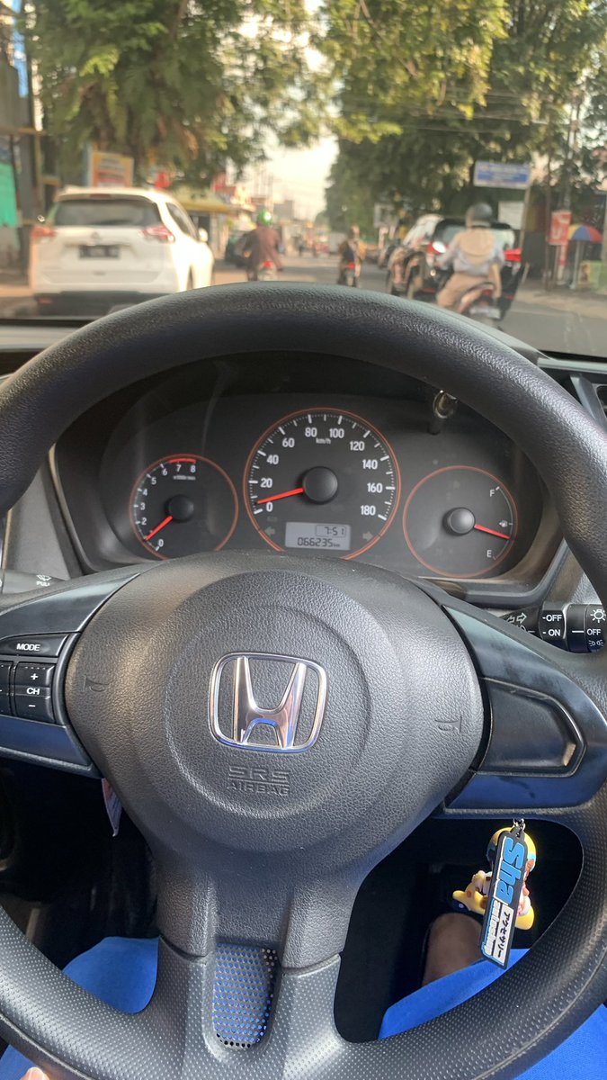 bunga_harum11's tweet photo. Alhamdullilah yaw ngimpi kebawa ampek bngun berangkat gawe salah sragam🤣 https://t.co/nCwwmmk5Q8
