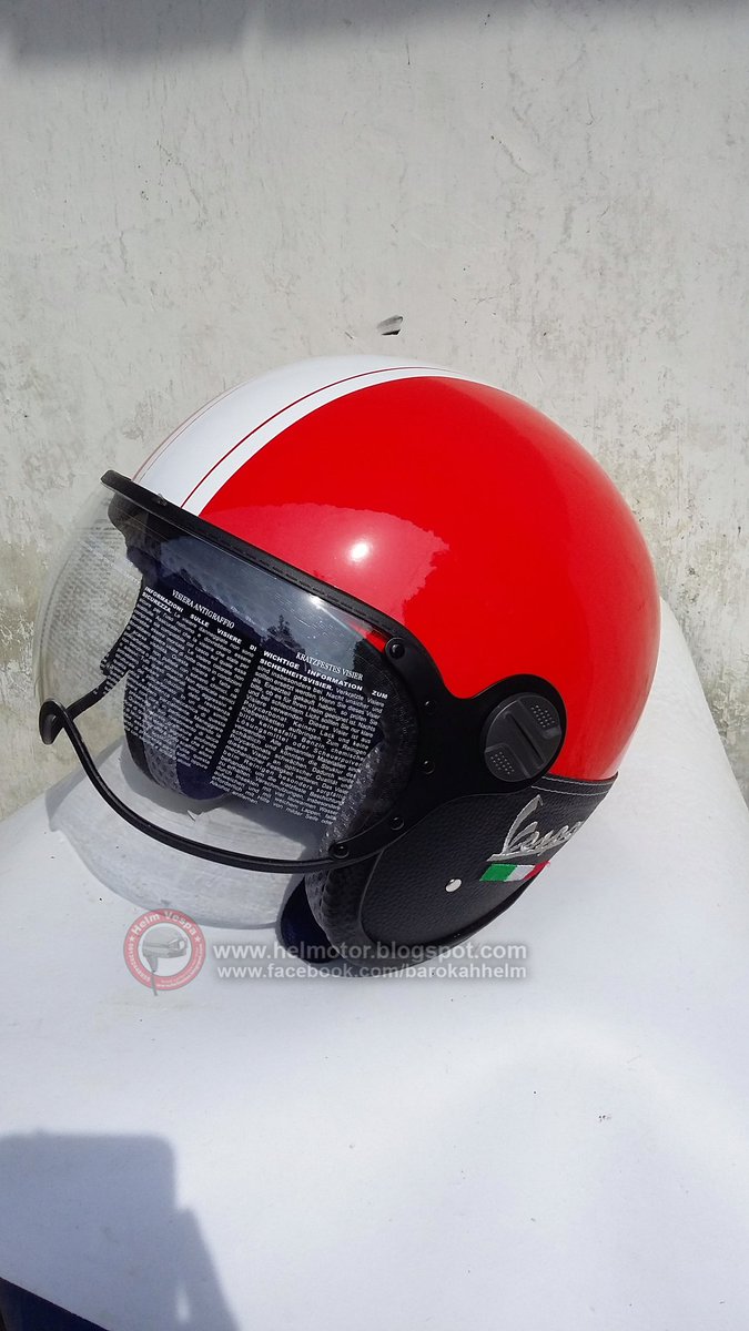 HelmVespa's tweet photo. Helm Retro Vespa KZ Italy terlaris 
#helm #helmet #helmets #helmvespa https://t.co/ql9BMQ9zRp
