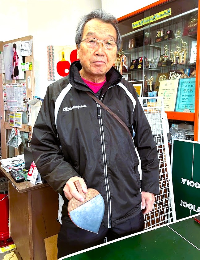 oodori53's tweet photo. 大通商店街のお店紹介☺
13回目はタクエースポーツさんです！
酒田で唯一の 卓球専門店✨
１人１時間ほどの個人レッスンもされていて
小学生～シニアまで幅広い世代の生徒さんがいるとか☺ 
お得商品もあります★
卓球の事なら何でもご相談下さい♪ 

#酒田大通り商店街 #タクエースポーツ #卓球専門店 https://t.co/nkhhs5z8ag