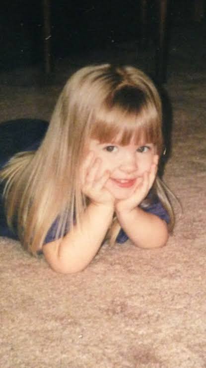 yelyahcentral's tweet photo. happy bday hayley 💛💖 https://t.co/Sw2zXryVAS