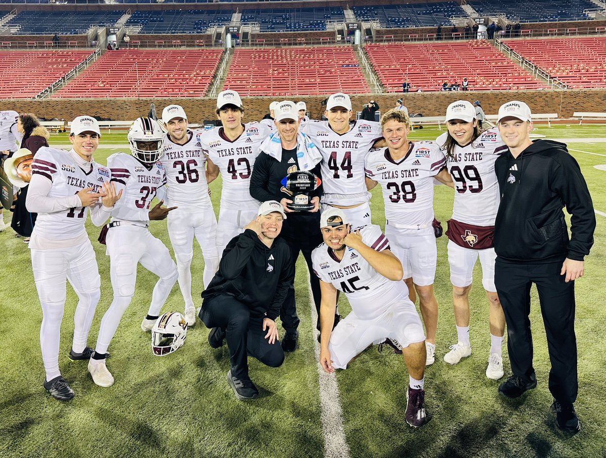 CoachDaPrato's tweet photo. @FRBowl 𝐁𝐎𝐖𝐋 𝐂𝐇𝐀𝐌𝐏𝐒‼️ 🏆 
𝟖 𝐖𝐈𝐍𝐒‼️✅
𝐇𝐈𝐒𝐓𝐎𝐑𝐈𝐂 𝐒𝐄𝐀𝐒𝐎𝐍‼️🎯

𝐀𝐁𝐒𝐎𝐋𝐔𝐓𝐄𝐋𝐘 𝐋𝐎𝐕𝐄 𝐓𝐇𝐈𝐒 𝐓𝐄𝐀𝐌, 𝐒𝐓𝐀𝐅𝐅, 𝐔𝐍𝐈𝐕𝐄𝐑𝐒𝐈𝐓𝐘, 𝐅𝐀𝐍 𝐁𝐀𝐒𝐄 𝐀𝐍𝐃 𝐓𝐎𝐖𝐍 𝐎𝐅 𝐒𝐀𝐍 𝐌𝐀𝐑𝐂𝐎𝐒‼️

𝐆𝐎 𝐂𝐀𝐓𝐒 𝐆𝐎‼️
#TakeBackTexas #ProudCoach https://t.co/ZavD1Gho6Y