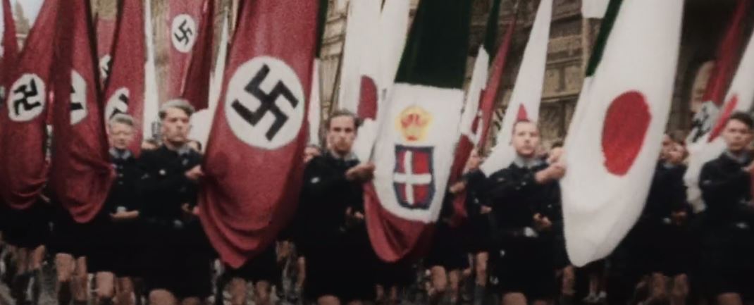 OSNMITALY's tweet photo. Quando la bandiera italiana era sottomessa ai nazisti grazie al traditore Benito Mussolini.
I fascisti hanno un motto:"io non ho tradito...
E invece no,tradirono eccome. 
Dopo l'armistizio quello che restava delle forze armate italiane si organizzarono per la resistenza armata contro l'invasore germanico nazista.
Furono i fascisti a levare le armi contro gli italiani dando il via a una guerra civile..
Furono i fascisti a tradire lo stesso Mussolini, e furono sempre i fascisti a fuggire con Mussolini travestito da soldato tedesco. Non c'è altra storia :I Fascisti tradirono gli italiani portando morte e distruzione e leggi razziali è i partigiani fecero giustizia.