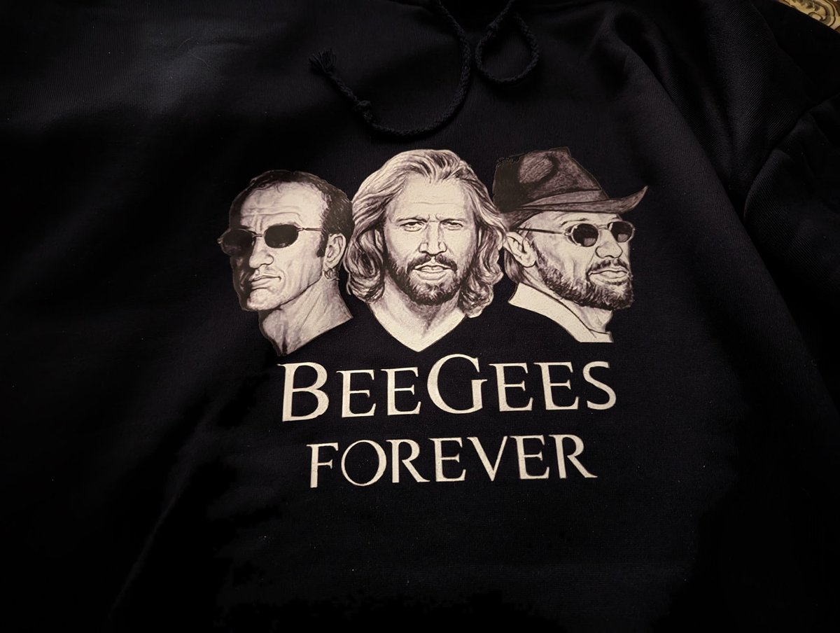 patthomassparks's tweet image. Thanks to my wife, I am all set to watch Sir @GibbBarry become a @kencen honoree Wednesday night on @CBS! #beegeesforever #BeeGees #barrygibb