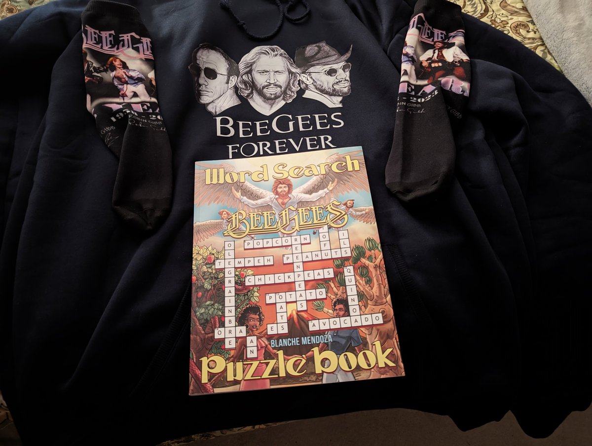 patthomassparks's tweet image. Thanks to my wife, I am all set to watch Sir @GibbBarry become a @kencen honoree Wednesday night on @CBS! #beegeesforever #BeeGees #barrygibb