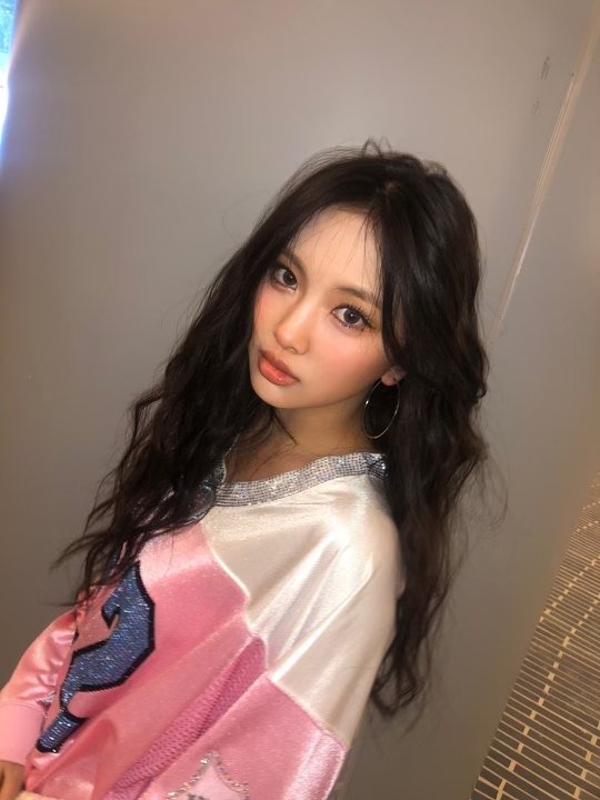 newjeansar's tweet photo. 📸🐣 231226
Actualización de #Hyein en su álbum de Phoning

#Hyein #혜인 #뉴진스 #NewJeans https://t.co/ouwoyJDEVL