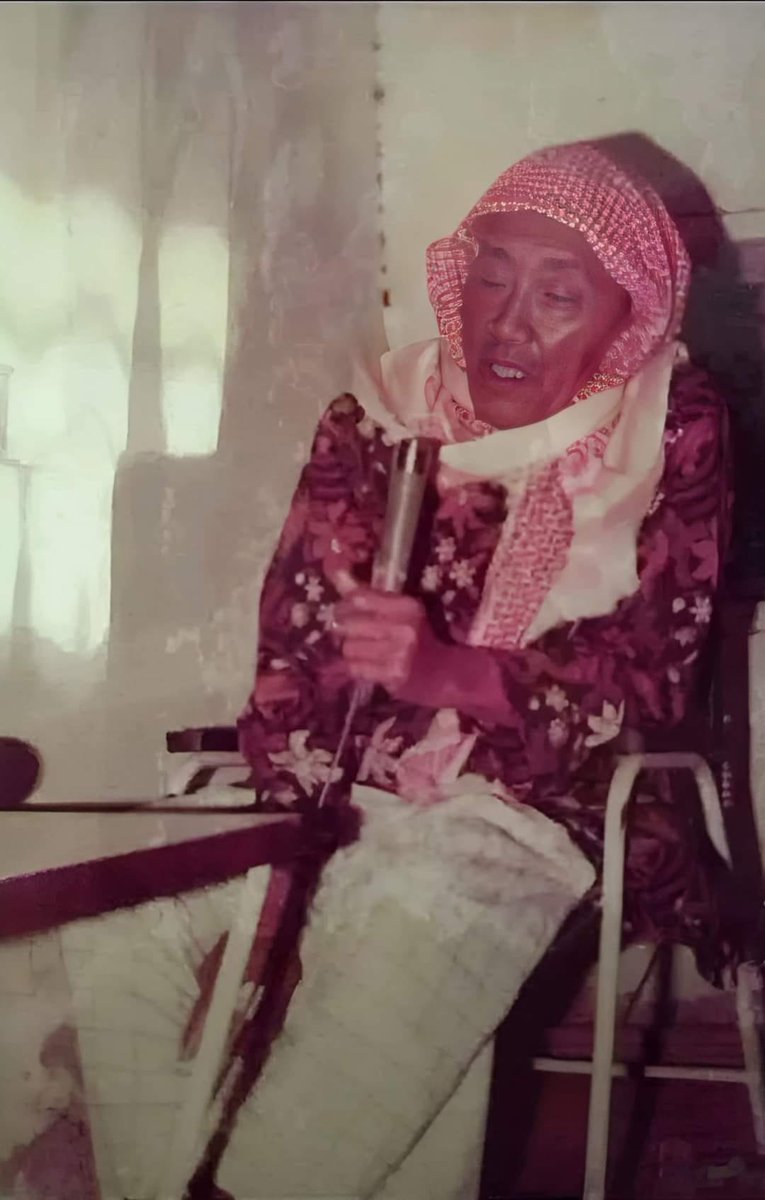 Sosok Kiai menurut Kiai As'ad Syamsul Arifin
Mohammad Baharun, dari Majalah Tempo bertanya pada Kiai As'ad Syamsul Arifin:

"Bagaimana anda mendapatkan gelar kiai?"
Kiai As'ad menjawab dengan panjang menggunakan campuran bahasa Madura, bahasa Arab sesekali bahasa Indonesia
⤵️ ⤵️