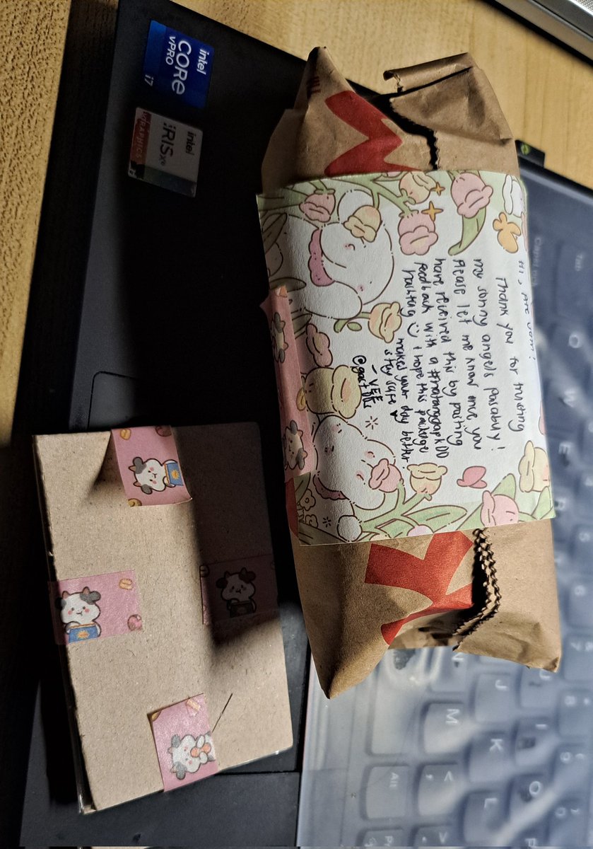 _jamppong's tweet photo. #natanggapk00 #packageforjam
OMG! Nakauwi na siyaaa huhu may silver tabby na akoo π«Ά thank you sa pasabuy @gast00s and for the official photocards na kasama π₯Ή paano mo nalamang bias wrecker ko si Dino? hahahaha π
'Til next transaction π https://t.co/EtfBNIeQW0