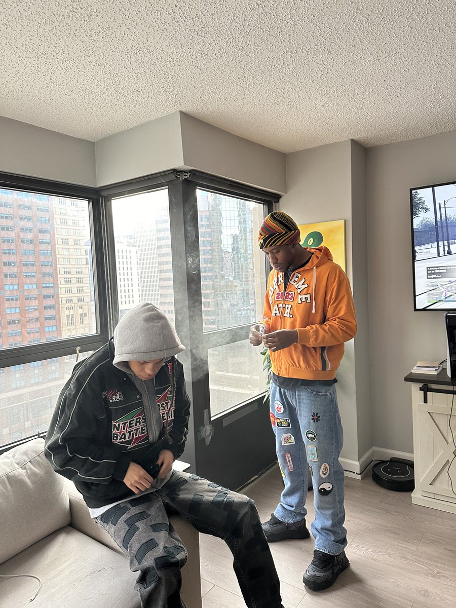 mdottglobal's tweet photo. @FreshlyVibes “2000s babies” https://t.co/ZIulIUVG2I