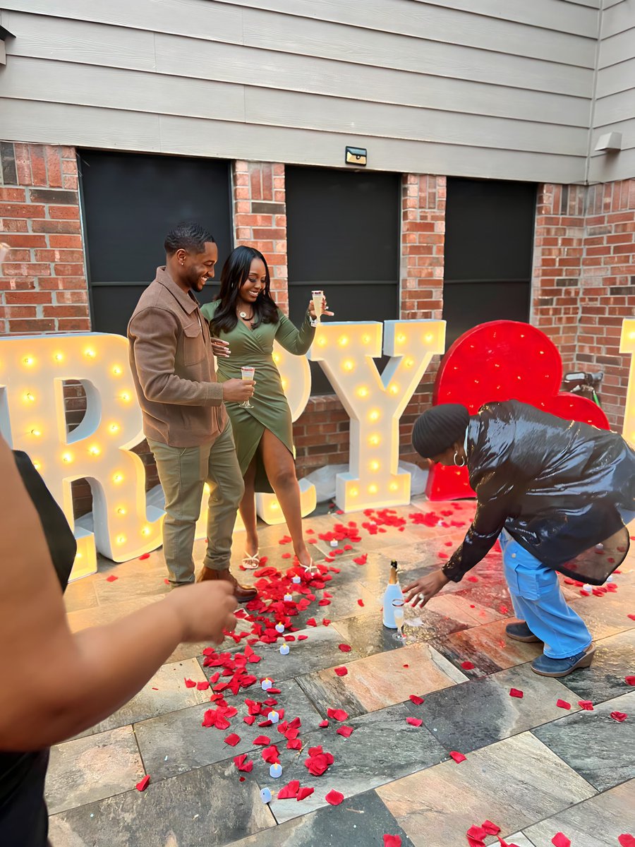 DiamondRuby_'s tweet image. My Christmas present came a little early this year 💍🥂 12.23.23

@JoshCoop_