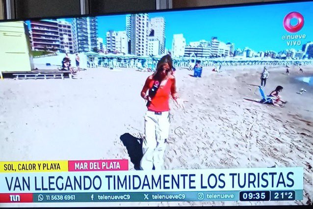 LafuerzadeMilei's tweet image. Yo celebro que a la costa argentina le vaya como el orto. Se quieren salvar con la temporada, te cobran como si estuvieras en Miami y es terrible poronga. Que revienten los dueños de las carpas y sombrillas. Que la historia me juzgue.