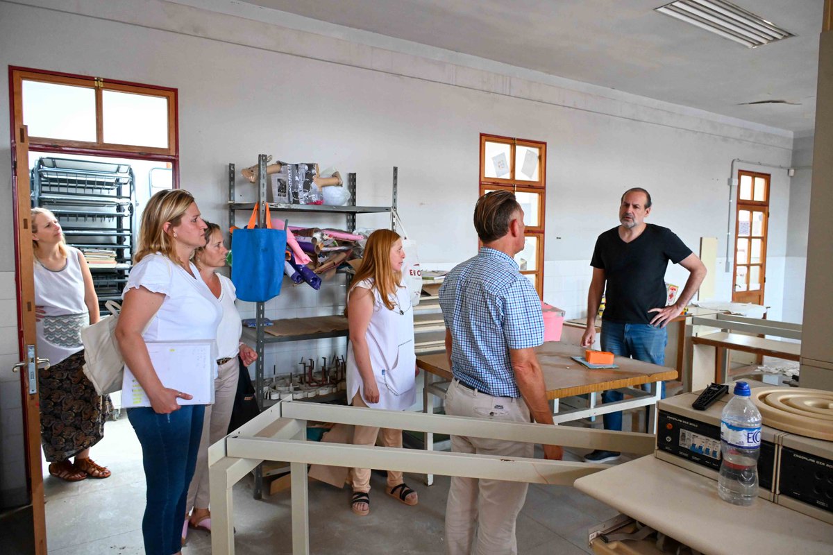 Por eso, desde el primer día luego del temporal, solicité al Consejo Escolar comenzar a trabajar en relevamiento de daños y el inicio de las tareas, mientras trabajamos en los proyectos para las obras más importantes.