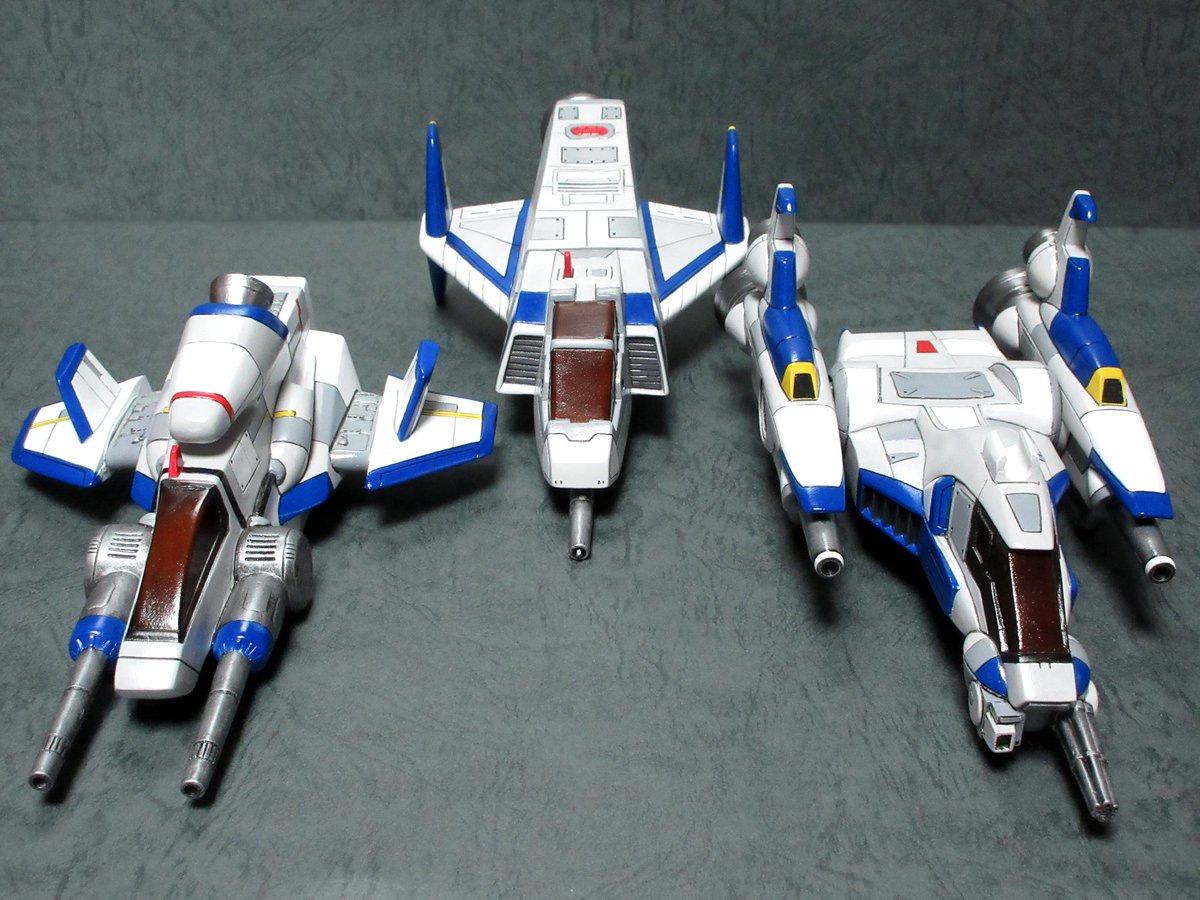 sasakigawa_h's tweet photo. 3機のメカが今、スーパードッキング！！

ナムコットソフトビニールモデルキット「ガンプミッション（スーパーガンプバスター）」制作代行様から帰還！
全長30cmの大ボリュームに気軽にブンドドできる頑丈さが素晴らしい
当時自分も周りもMSX2持ってなくて一度は触れてみたい憧れの機体でしたね～ https://t.co/vek1YCY8ki