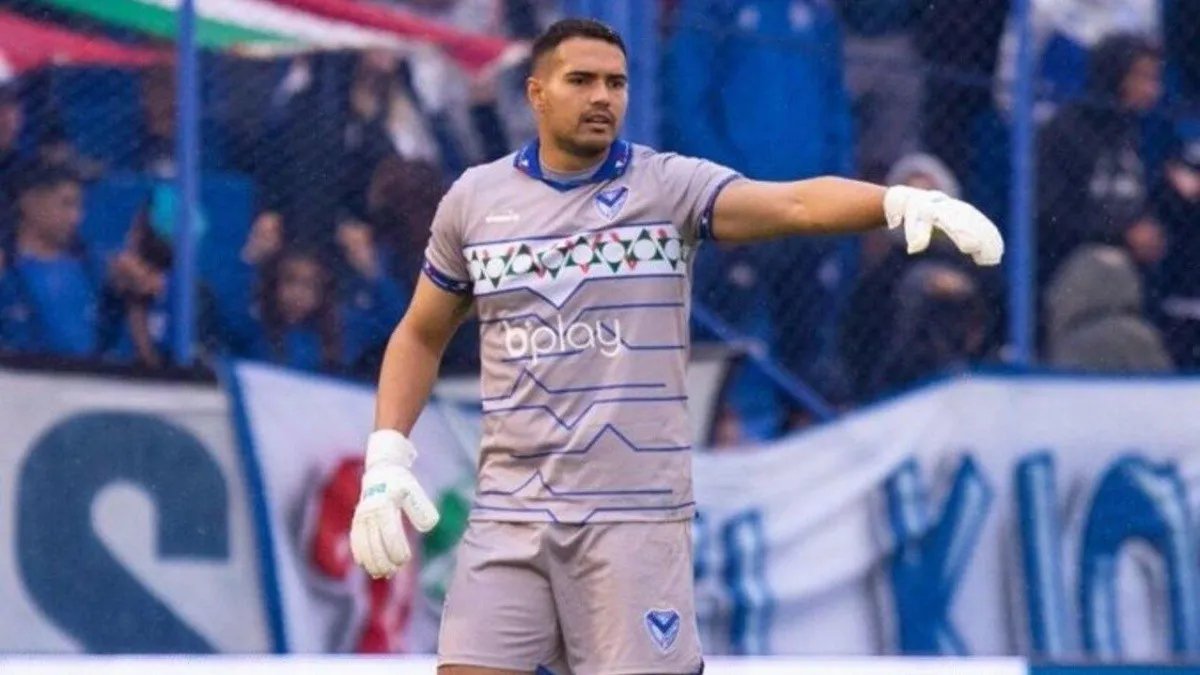 Benazzi27's tweet photo. Si te querés ganar la camiseta de arquero de #Vélez comentá #SorteoPF en el VIVO del programa y sumá chances. Gentileza, como siempre, de@winograd_velez

PD:  Este muchacho no viene con la camiseta. Tranqui.  

👉🏾 https://t.co/C4nf33U1dF https://t.co/M3dwyAH2iD