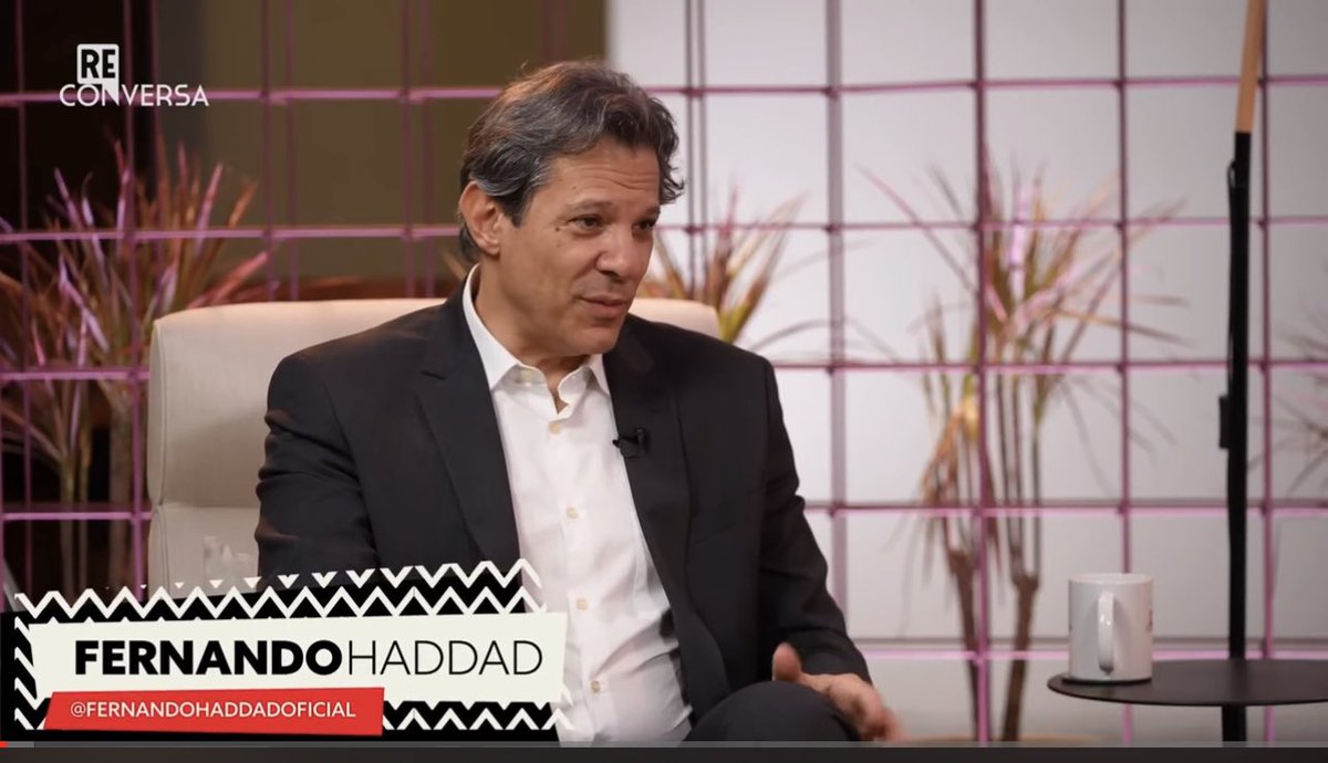 reinaldoazevedo's tweet photo. A entrevista de @Haddad_Fernando ao Reconversa rendeu a seleção que eu e @WalfridoWarde fizemos e que está aqui: https://t.co/89D4f3jrzv. Vejam por que Haddad foi o brasileiro mais notável de 2023, depois do presidente Lula. https://t.co/SPD73t4quC