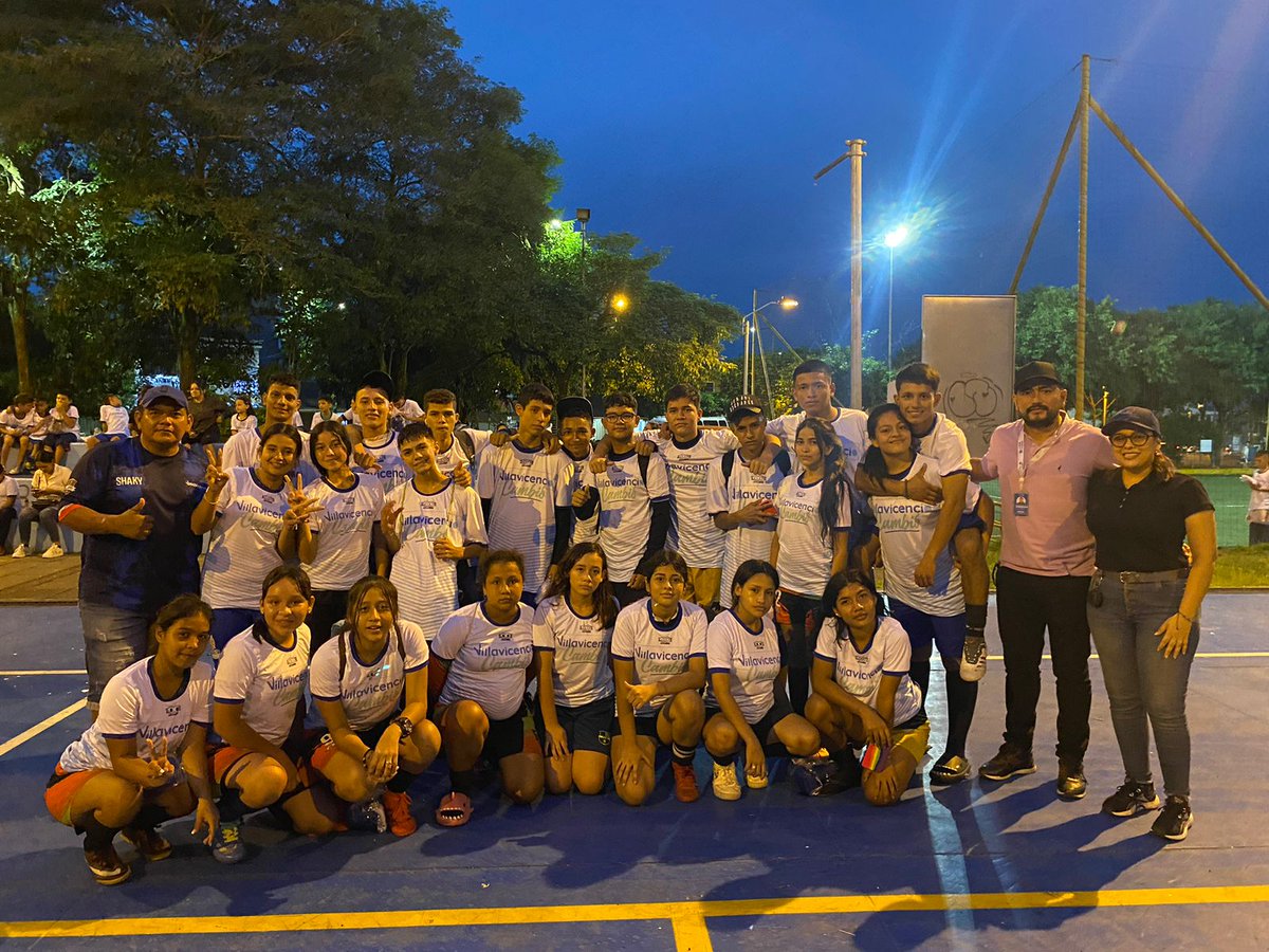 villavoimder's tweet photo. Entregamos más de 200 uniformes en la final del campeonato de Inter-escuelas de fútbol.

El viernes lleváremos 1.600 uniformes más a las veredas, el complejo deportivo La Reliquia y Porfía.

Le apostamos al futuro, con infraestructura, inversión y dedicación. 🏆⚽ https://t.co/Ees0jdHHS4
