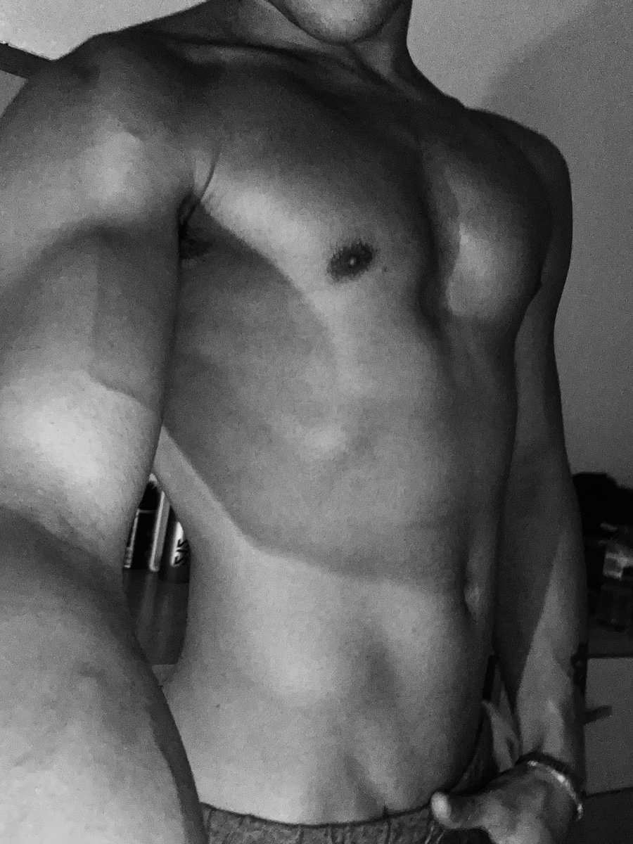 aleeasecas's tweet photo. A cenar https://t.co/zNxuClEdQR