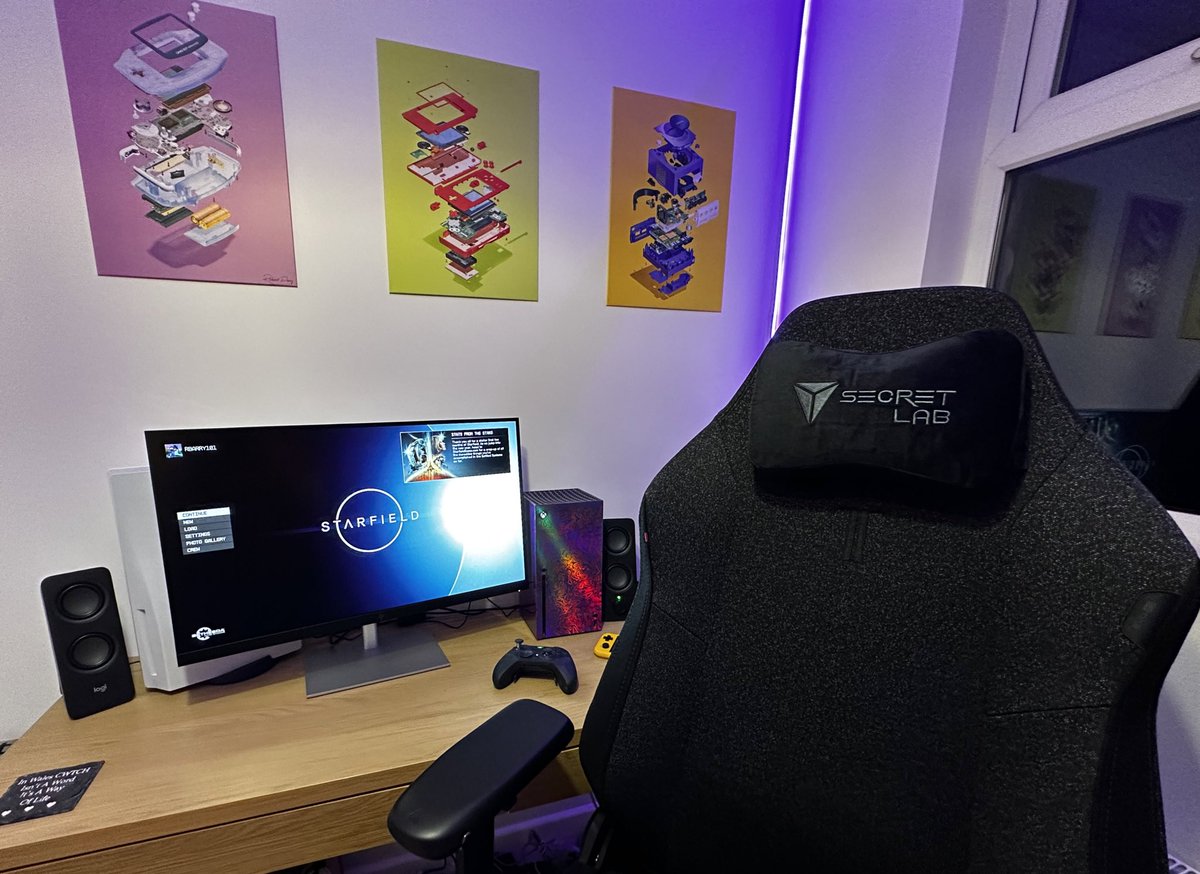 RBarry101's tweet photo. The man cave is finally all set up @secretlabchairs @xboxuk @Xbox @PlayStation @NintendoUK https://t.co/x9QKODxbzQ