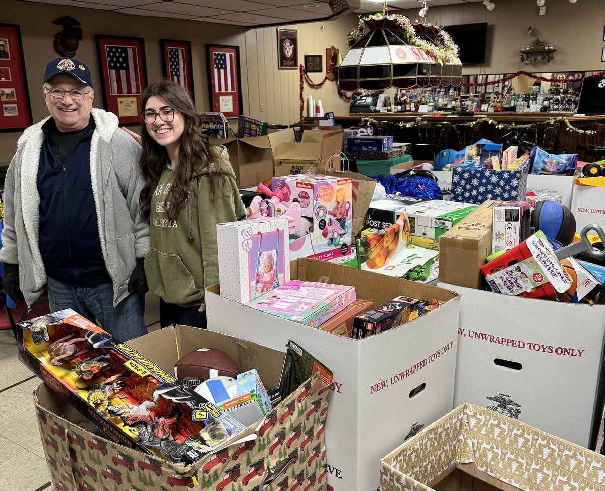 frcteam533's tweet photo. Happy Holidays!ππ
We are so thankful to have been able to help out our local Toys for Tots by setting up boxes in the High School!!
#Team533 #PSIcotics #FIRSTRobotics #FRC #OMGRobots #STEM #Engineering #WISE #LongIsland https://t.co/R52gFRVjns