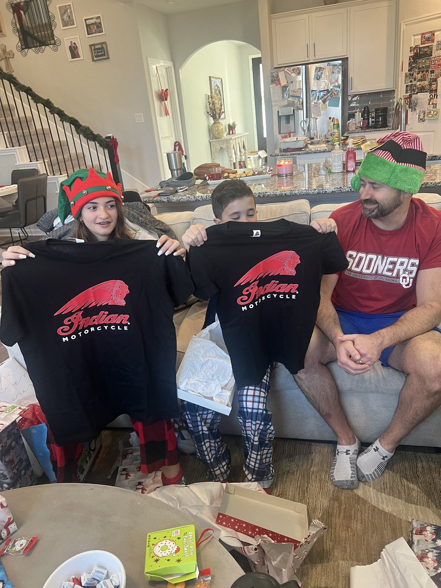 WeirClass's tweet image. A day late, but Merry Christmas! 🎄