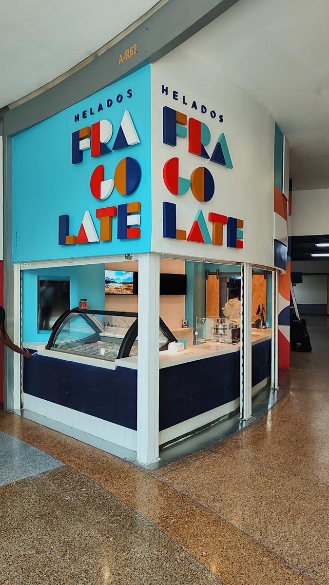 ¿Ya conoces nuestra heladería del CC Sambil de Chacao?

¿Sabías que allí estrenamos nueva imagen y que estamos haciendo esos cambios en las otras heladerías?