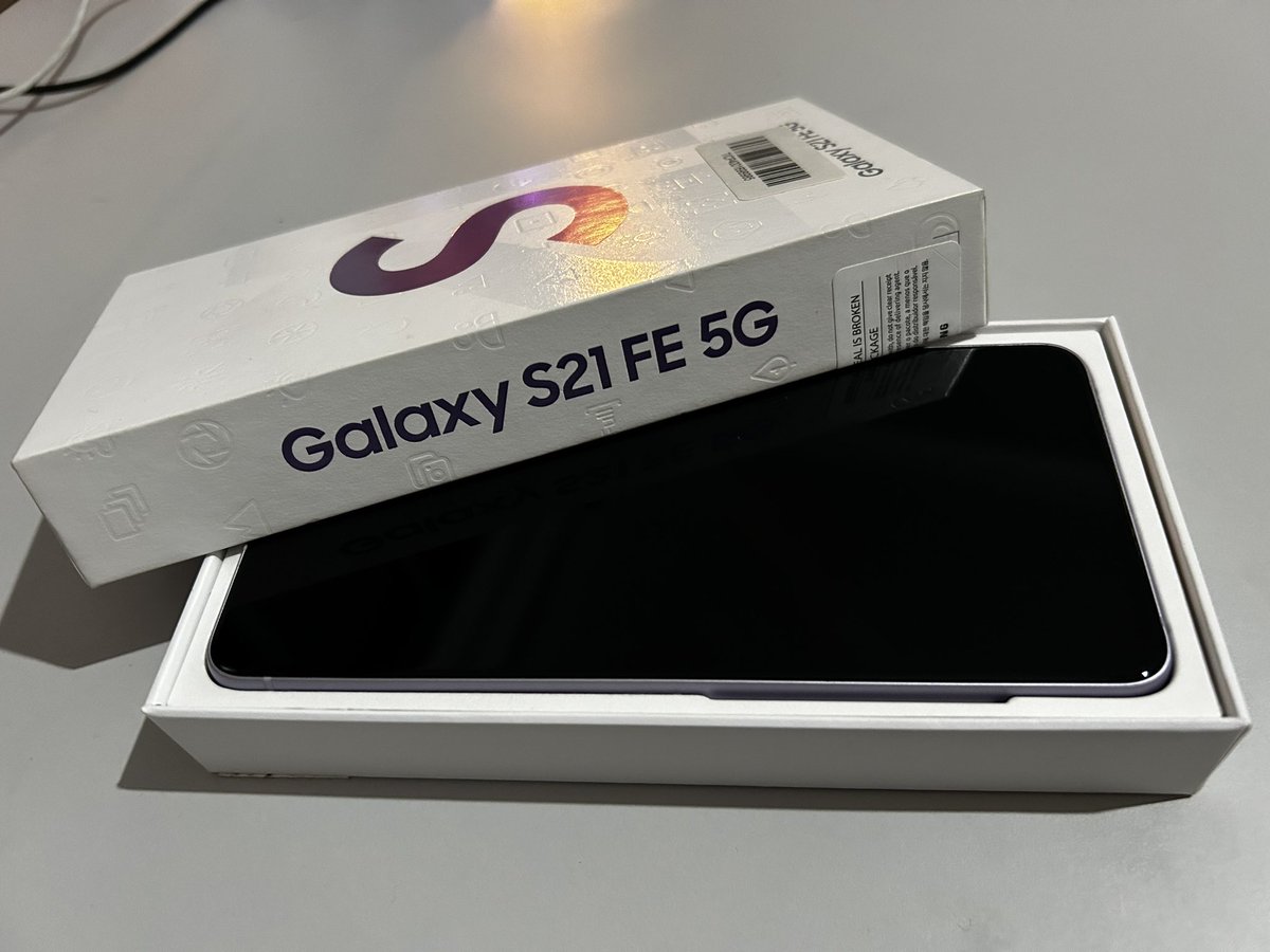 Lerina2000's tweet photo. Vendo Samsung Galaxy S21 FE 5G

Tiene año y medio de uso y funciona perfectamente, además no tiene ni un rasguño y está en buen estado

Si te interesa háblame por privado https://t.co/jQPDdNo1mw