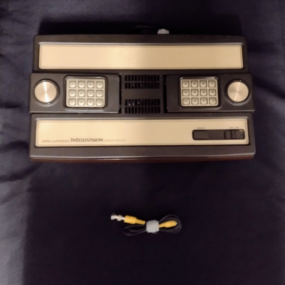 MinusWorldGames's tweet photo. We have some Intellivision items as well as a new record for today. Take a look. #intellivision #burgertime #donkeykong #pitfall #tron #donkeykongjr #demonattack #starstrike #VideoGameVinyl #fallout #retrogaming #minusworld https://t.co/icb20IIUXU