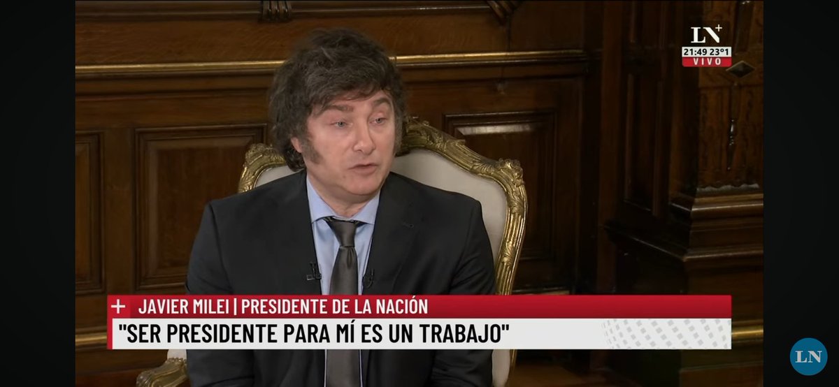 GAM22232's tweet photo. No por nada se dice que Dios es Argentino.
Tenemos los dos mejores jugadores de fútbol de la historia y el presidente mas liberal del mundo. 
VLLC!!!!
Gracias @JMilei https://t.co/E6t3iMpezh