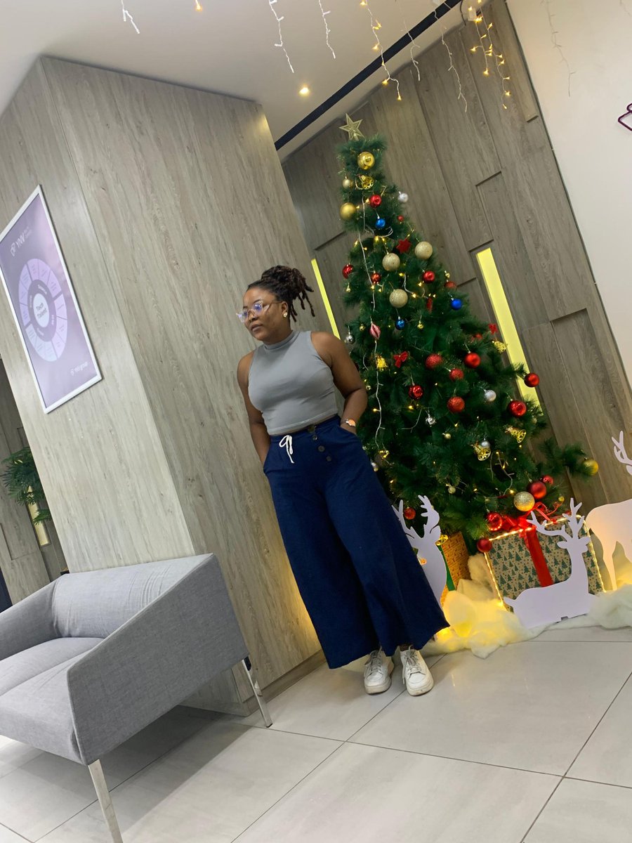 Acadgal's tweet photo. Seasons greetings 🎄 https://t.co/E8WKkD6YF8