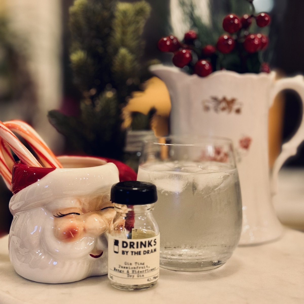 @SuntoryGlobal @Kyrodistillery @FeverTreeMixers @No3Gin @Edinburgh_Gin @greenroomgin A delayed Day 24 of #ginvent and the last gin: GinTing by @GinTing_RumTing

Last gin from the advent calendar! I was wary of this gin because it was supposed to have a passionfruit, mango, and elderflower flavor, but it was actually very good in a G&T. The flavors are subtle but