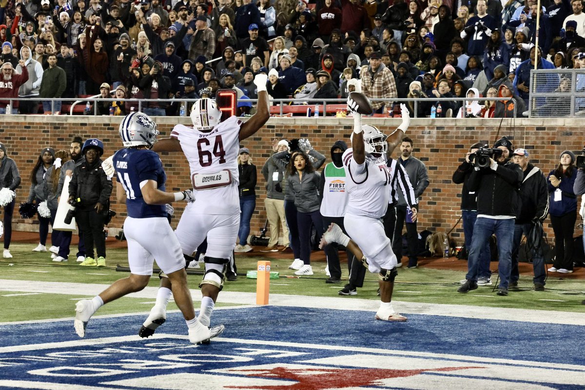 RoyBurkhart3's tweet photo. Touchdown for the big man !!! @TXSTATEFOOTBALL @Keff_C @GoldenTXST @ericilugo https://t.co/8vILrOj0iU