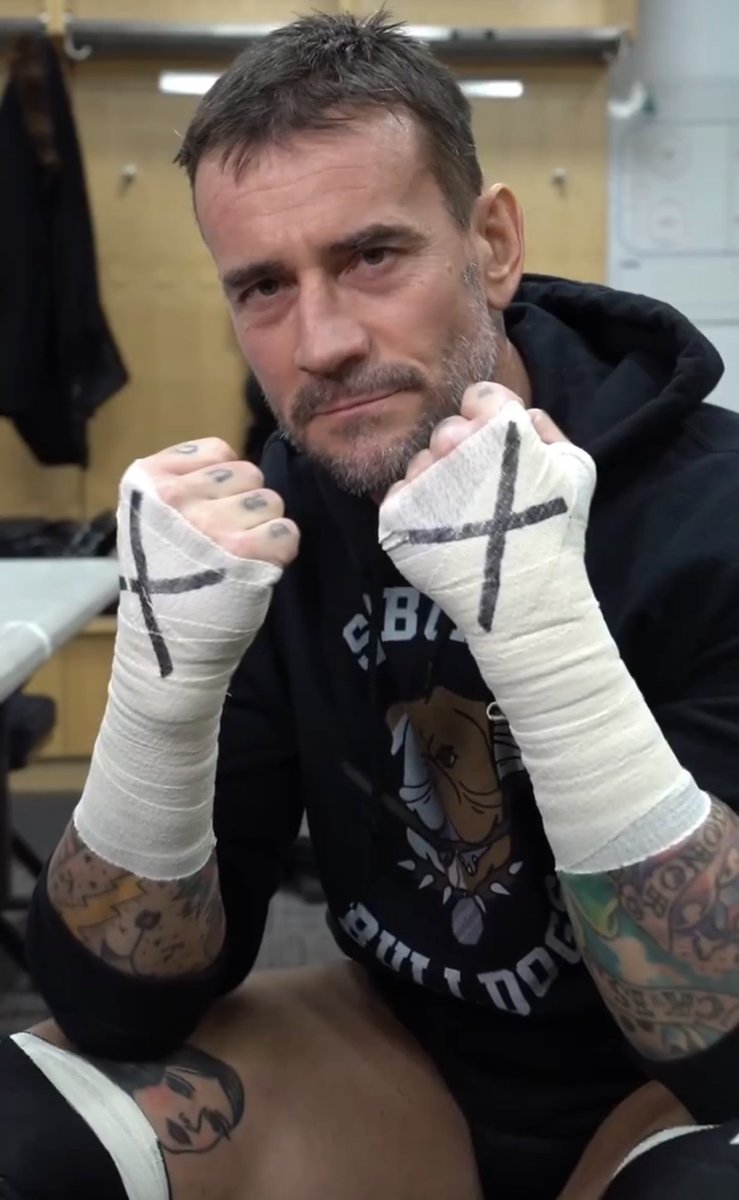 reigns_era's tweet photo. CM PUNK WITH THE TRUNKS https://t.co/eTxipRSyik