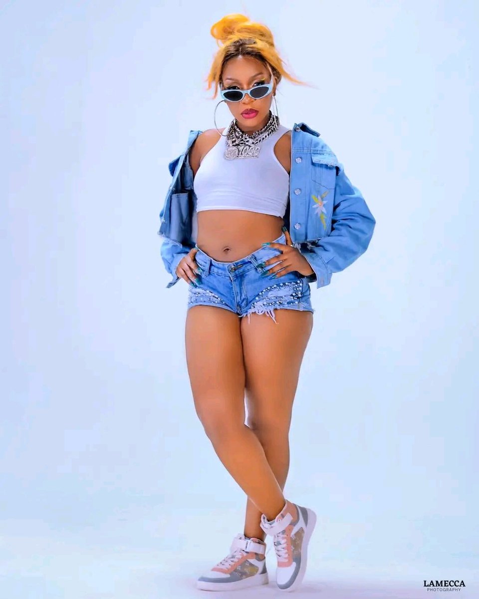 slater_promota's tweet photo. 📌🙏GOOD MORNING frm the DANCEHALL_QUIN👑 @KaroleKasita 💥💥📌📌📌

#MUNAVL Garnacho Rashford Finished Manchester United Gakpo Onana AFCON Arsenal Hojlund Kira Man United Kyagulanyi #TenHagOut De Gea Boxing Day Xmas Holiday GOAT Ray G Nelson Guinness Martha Bobi Wine https://t.co/XmAqgTLJPq