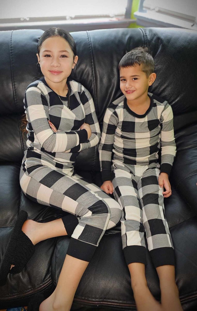 NoeticSoul's tweet image. 🤶 💵 #ColdHardCash for my #grandson who put the fake snake in my flower bed this summer. 🎄 🐍 Xo, Merry Christmas, luv ya, gram 😆 

#cash #cashback #familytime #merrychristmas #grandkids #holidayseason #funnymemes #christmascash #kidsofinsta #kidsofig