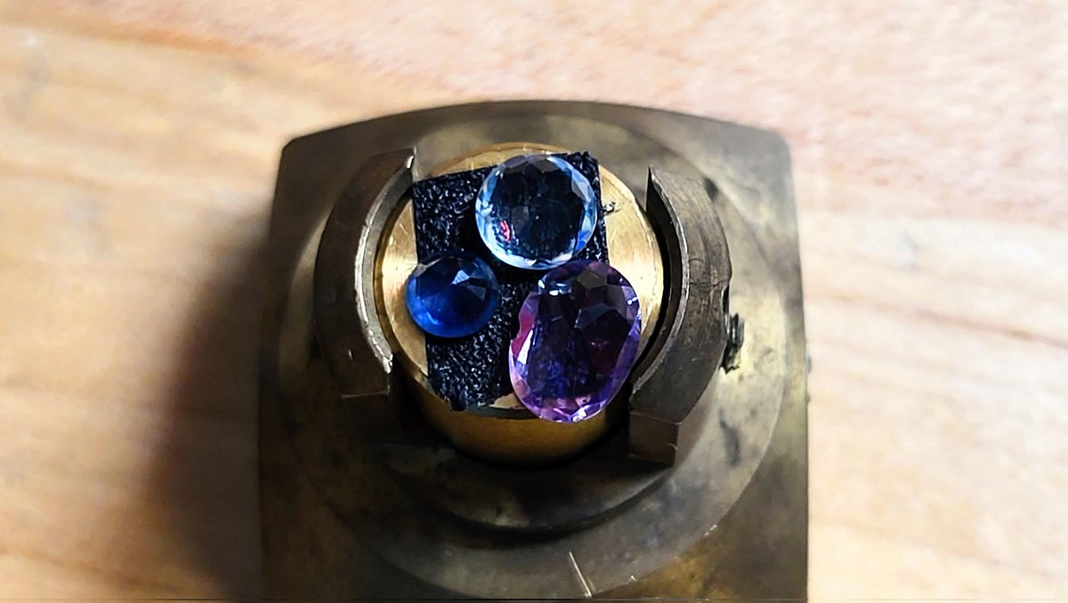 Adam Zeloof (@azzeloof@mastodon.online) tweet media