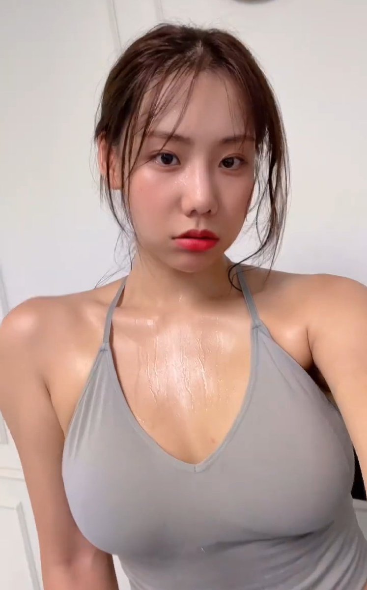 xxslveee's tweet photo. Keringetan tapi males mandi 🥵 https://t.co/jtxrvjPXoO