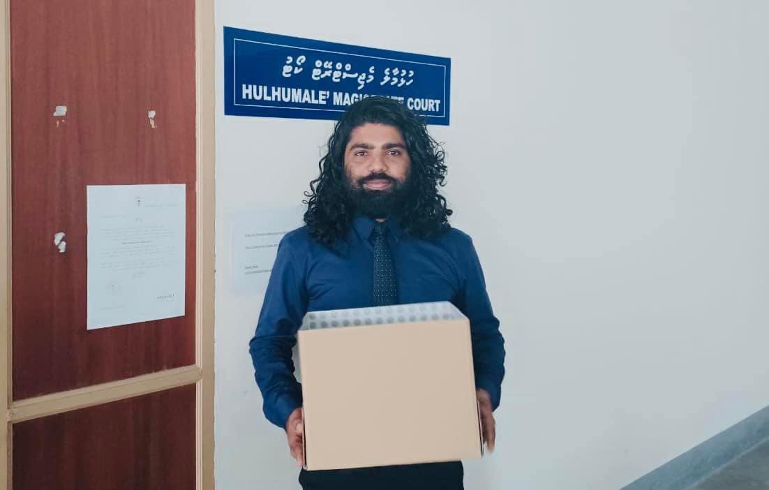 މިދުވަހު ކޯޓުން ނެރެ އެއްލާލީ.މިއަދު ތިހުންނެވީ ހުޅުމާލެ ބޮޑުމީހާ ގޮތުގަ.މަރުޙަބާ <a href="/PokmanMV/">Pokman 🇲🇻</a>🎉
