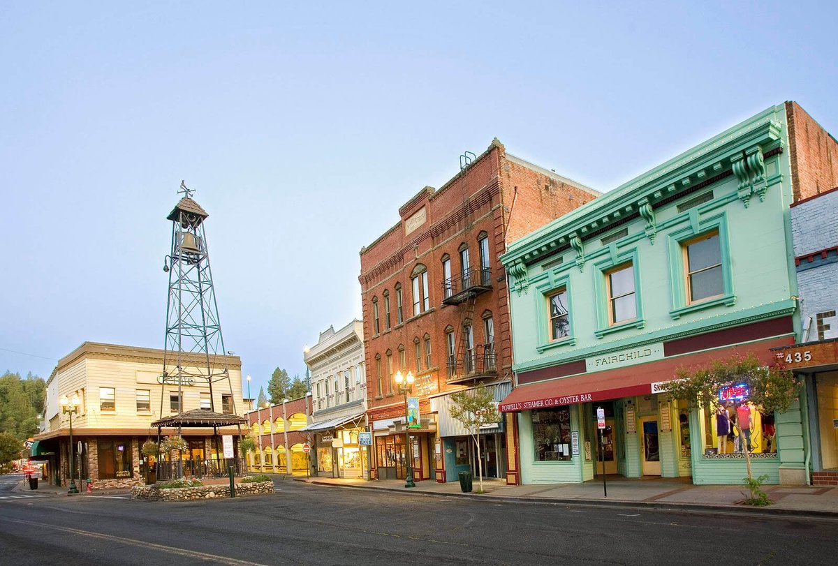 Enjoy small-town charm with a dash of Gold Rush history when you visit Historic Main Street in Placerville. bit.ly/3AFxdWE