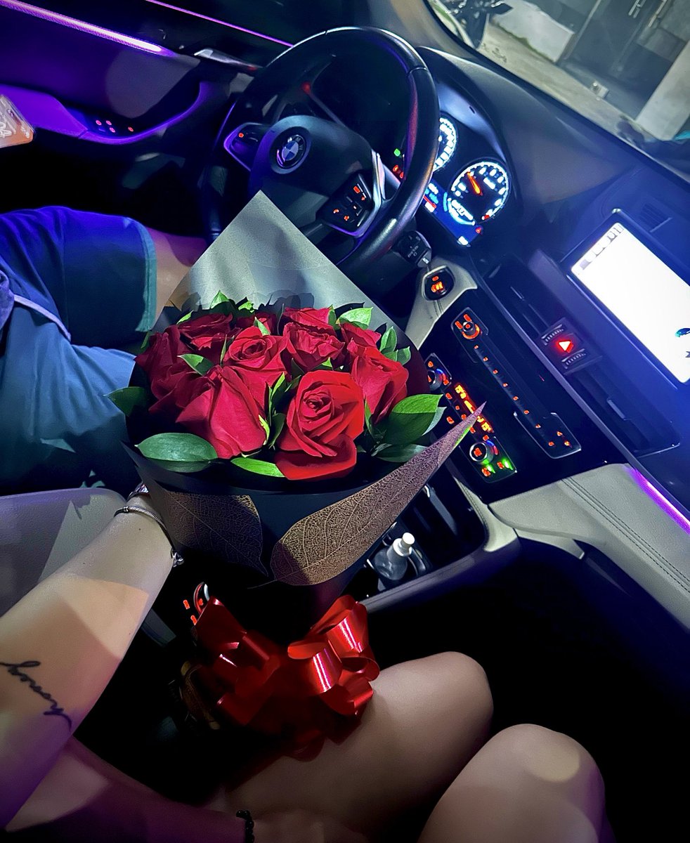 Y de repente, llega alguien con tantas ganas de comerte a ti como de comerse al mundo contigo, te hace vivir y qué suerte.