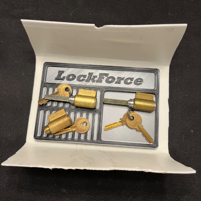 Chirael's tweet photo. Many thanks to @fondrenlock for helping to make it a very Merry Christmas ๐๐๐ #locksmith #locksport #lockforce #lishicowboy #thereisnographite #excessivehashtags https://t.co/o9iGZGm1IA