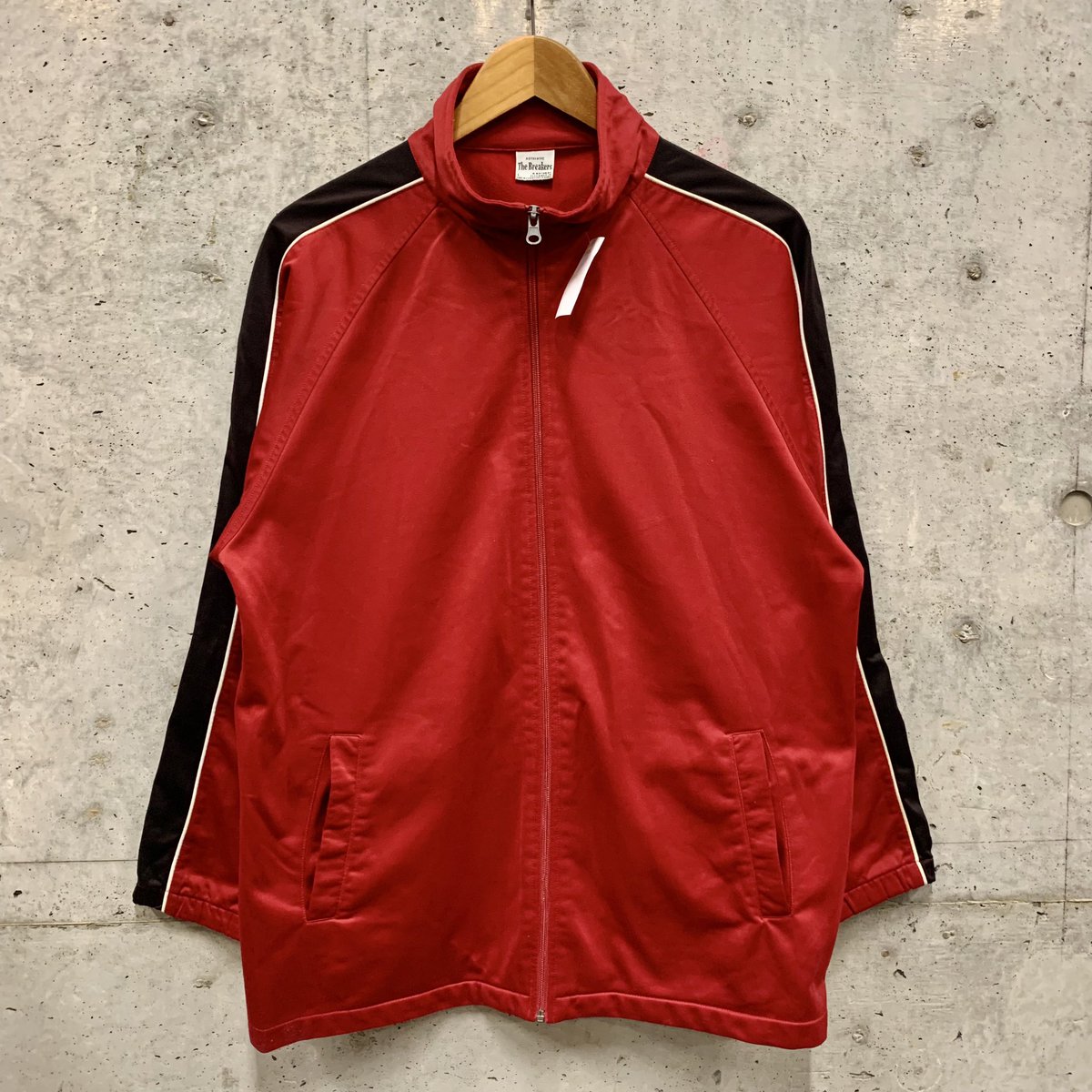 GASLAMPSQUARE_2's tweet image. ⚽️#trackjacket #jerseytops #トラックジャケット ⚽️
今の時期でも密かに人気継続中のトラックジャケット☝︎
他店にここまであるのか？って位のかなりのボリュームで展開中✴︎
. 
#gaslampsquare下北沢店
#ガスランプスクエア下北沢店