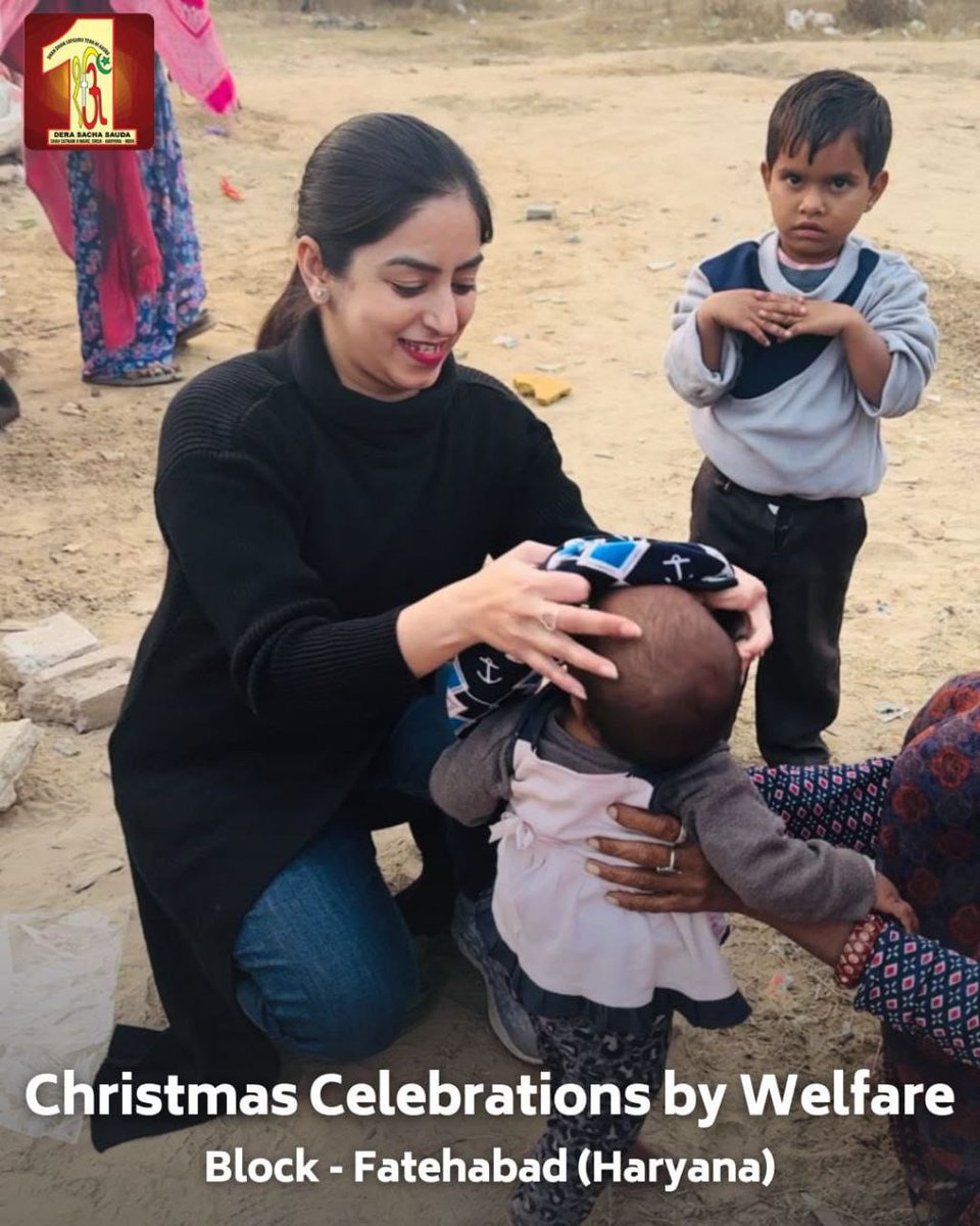 InsanMoni's tweet photo. Under the inspiration of Saint Ram Rahim, his followers distribute woolen clothes, socks and blankets to the poor people who have no place to stay during the cold season to save them from the cold.
#WarmthOfHumanity https://t.co/Z3I4YWsCKo