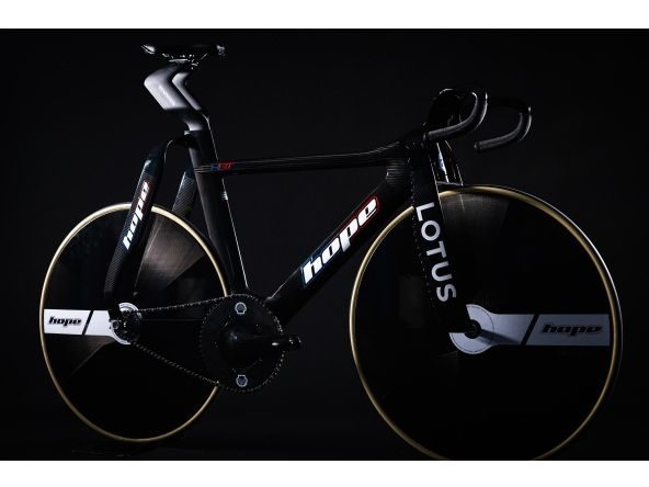 luxurylifestyle's tweet image. Lotus Engineering keeps British cycling on track as new Olympic bike is revealed luxurylifestyle.com/headlines/lotu… #bike #trackbike #cycling #Lotus