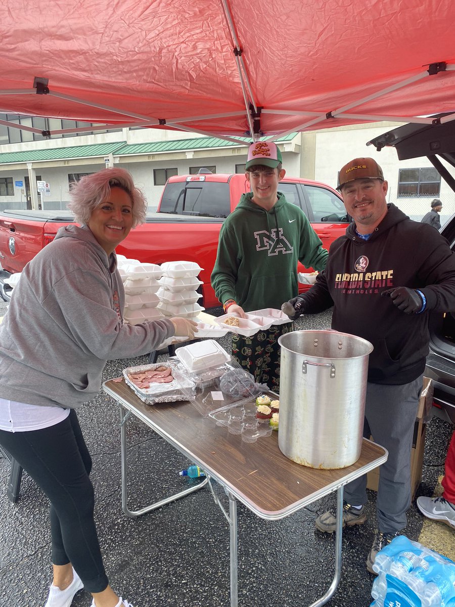 Coach Twan (@coach_twansh) on Twitter photo Northwood QB <a href="/GradyAustyn/">Austyn Grady CCP 3⭐️/One11 4⭐️ All State QB1 #8</a> feed the homeless on Christmas morning Northwood QB <a href="/GradyAustyn/">Austyn Grady CCP 3⭐️/One11 4⭐️ All State QB1 #8</a> feed the homeless on Christmas morning