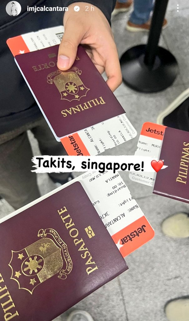 AnRox89's tweet image. Aaaw. #JCTON on their travel era. Separately yes. But still! 🙃

#HelloStranger
#XavMi