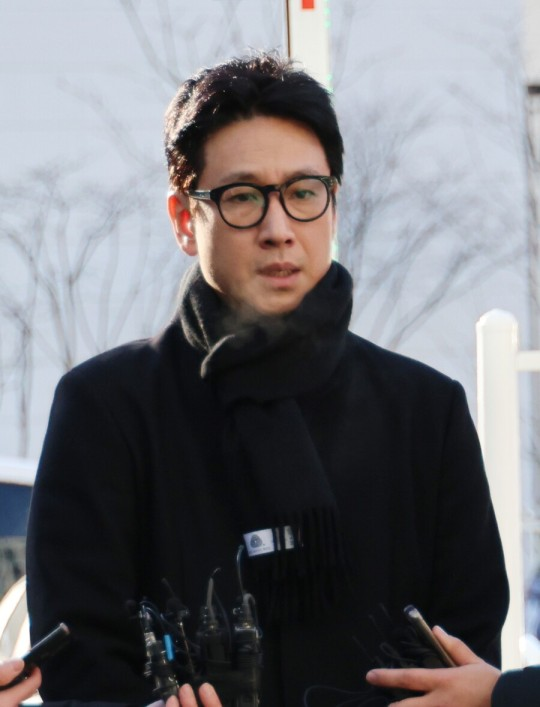 tang__kira's tweet image. Polisi mengkonfirmasi bahwa Lee Sunkyun telah meninggal dunia dan identitas pria berusia 40-an tahun di mobil tersebut adalah benar Lee SUnkyun 

entertain.naver.com/now/read?oid=4…