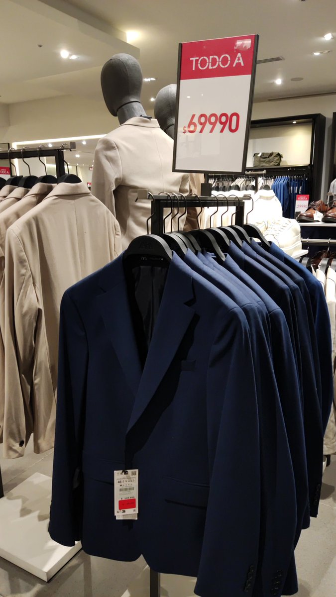 Zara en #Sale 
Hay lindas cosas y precios interesantes para aprovechar.
#zara #tiendas