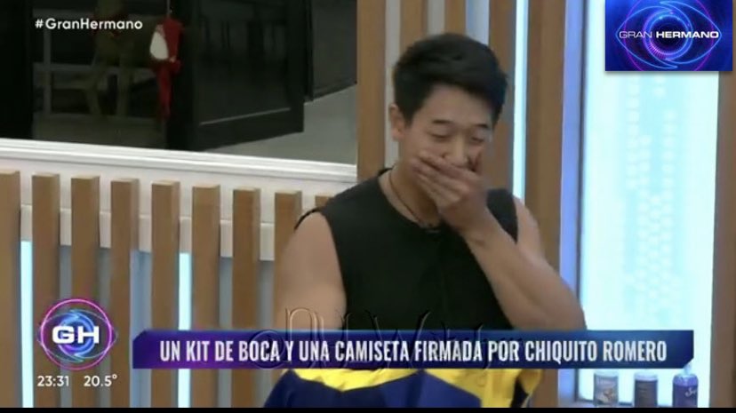 hay algo más emocionante que tener de regalo una camiseta de Boca?🥹