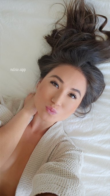 Sweet dreams ✨ https://t.co/eN4po5BCVW<a href="/tag/selfie"class="tags"><span>#selfie</span></a>