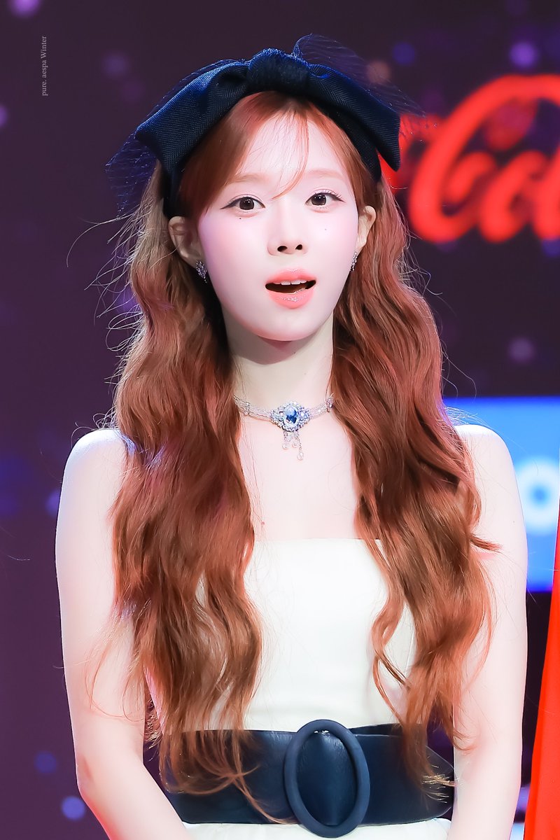 purewinter11's tweet photo. 231225 가요대전 
강아디🐶🤎
#aespa #에스파 #WINTER #윈터 https://t.co/7jMJnjPEvk