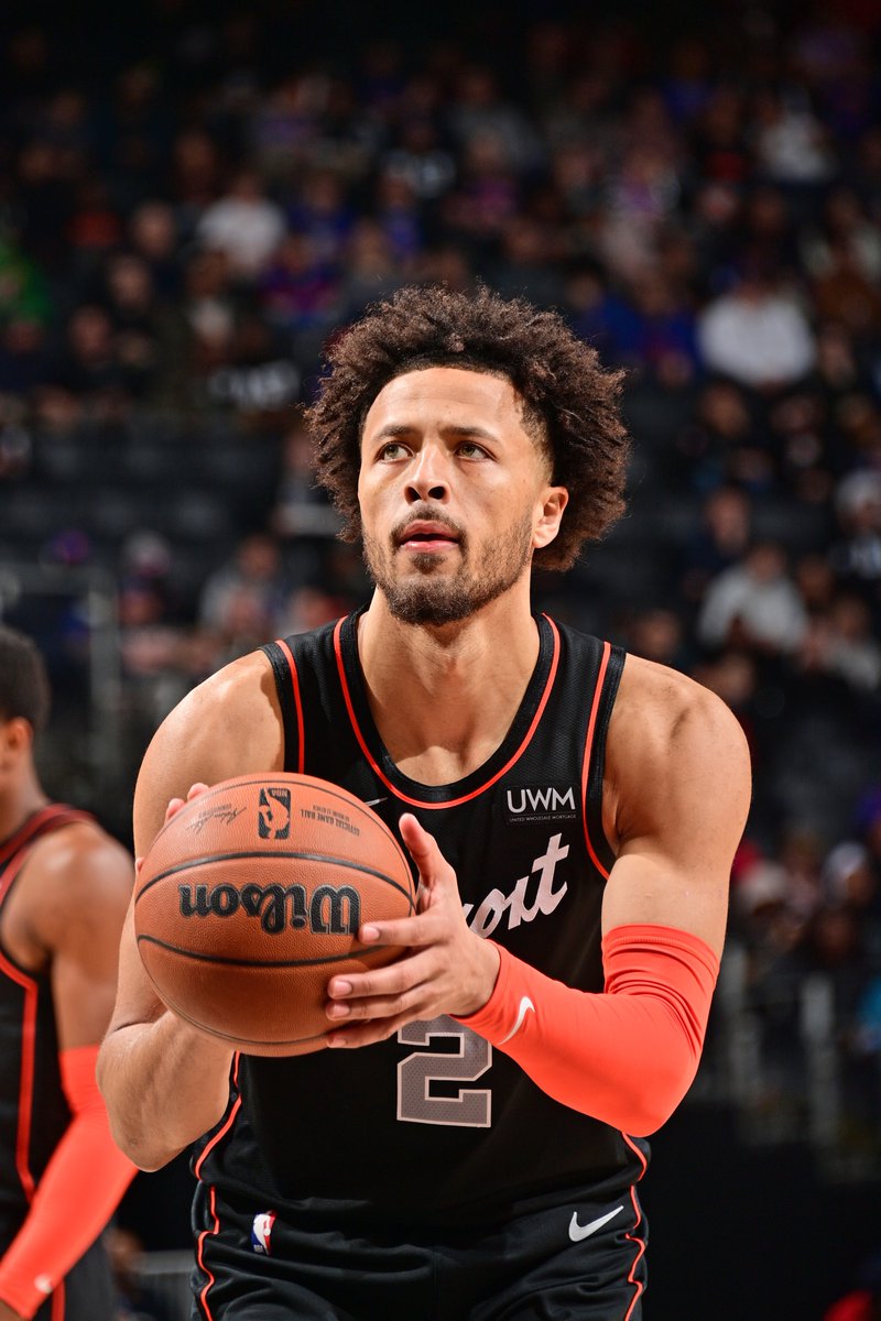 BleacherReport's tweet photo. Cade Cunningham tonight:

41 PTS
9 REB
5 AST
15-21 FG

Not enough for the W 🙁 https://t.co/xizFtEUA8d
